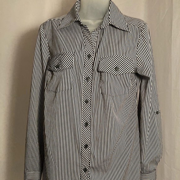 Button down small long sleeve top - Picture 7 of 16